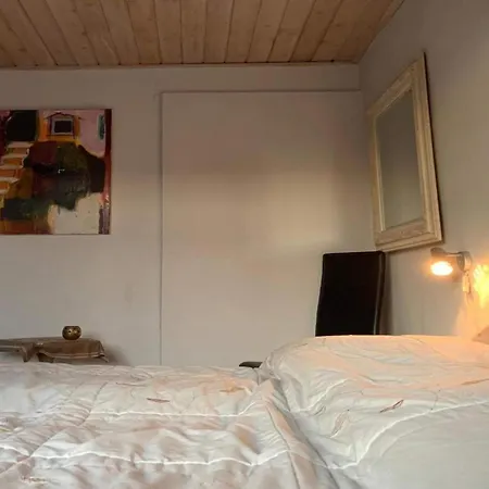 Bed & Boats