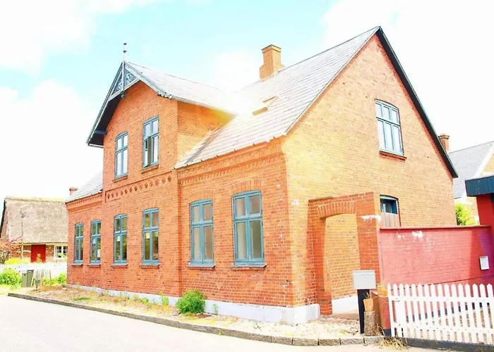 Captain House In *