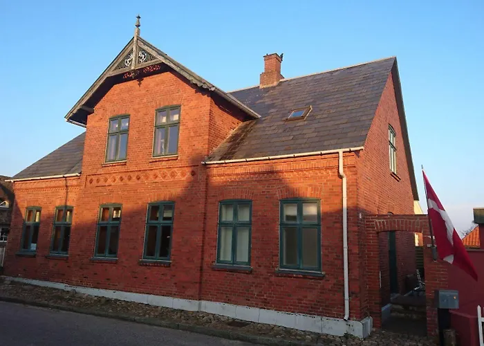 Captain House In